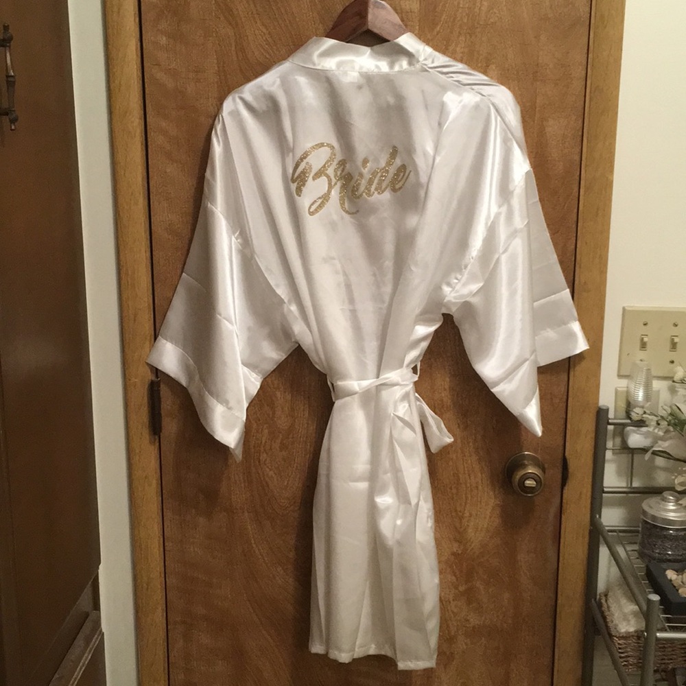 👰Bride Robe